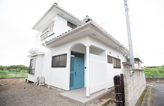 おしゃれかつ丁寧で適切な施工を行う屋根外装 | 神奈川の外壁塗装ならお客様に寄り添うサービスの湘南成建
